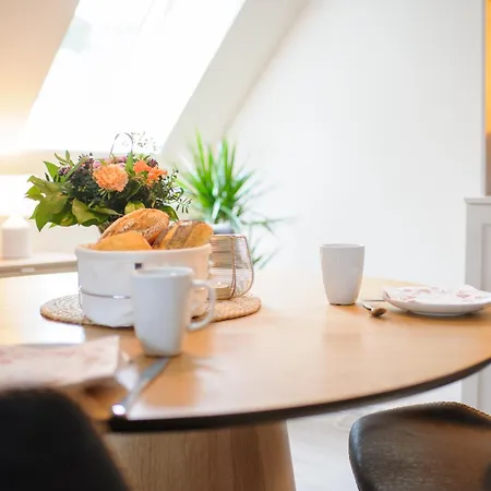 Schlafgemach - Gemuetlicher Urlaub Zwischen Ostsee Und Holsteinische Schweiz - Boxspringbett & Wallbox Susel